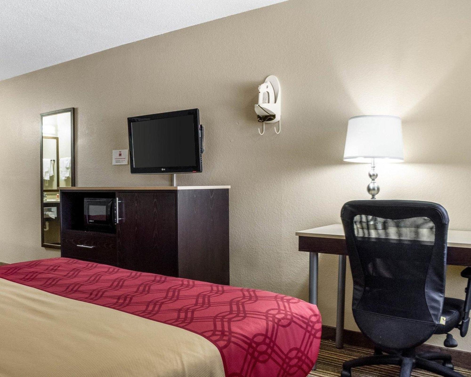 Econo Lodge Grand Forks Buitenkant foto