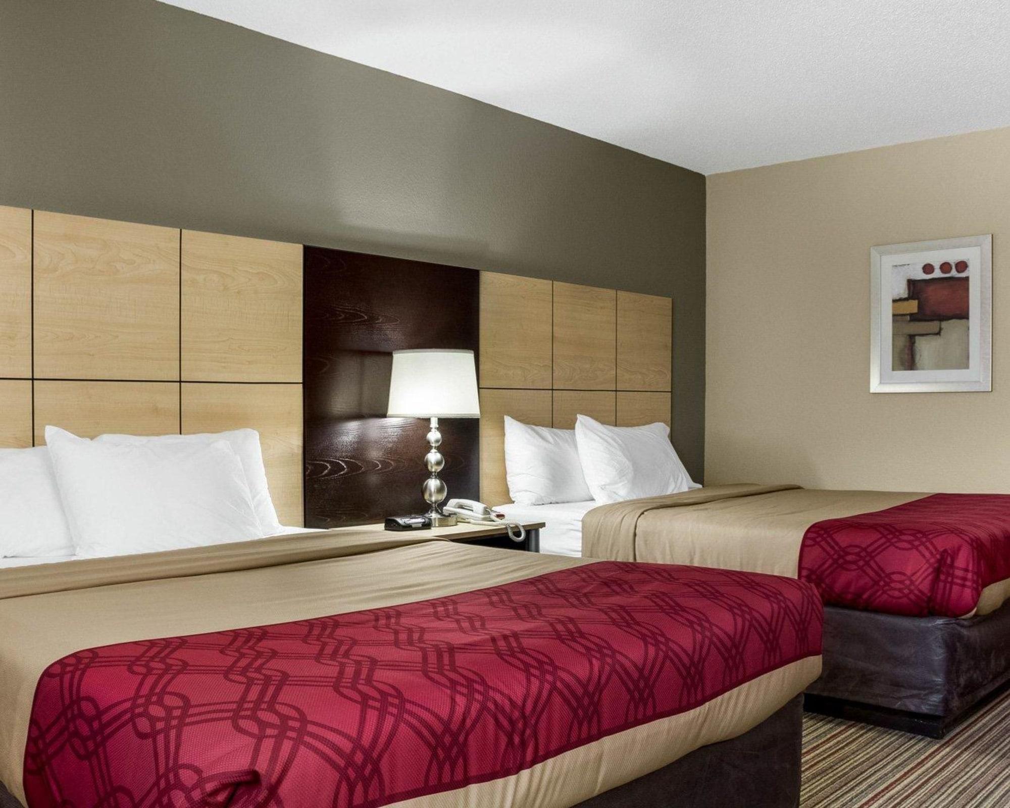 Econo Lodge Grand Forks Buitenkant foto