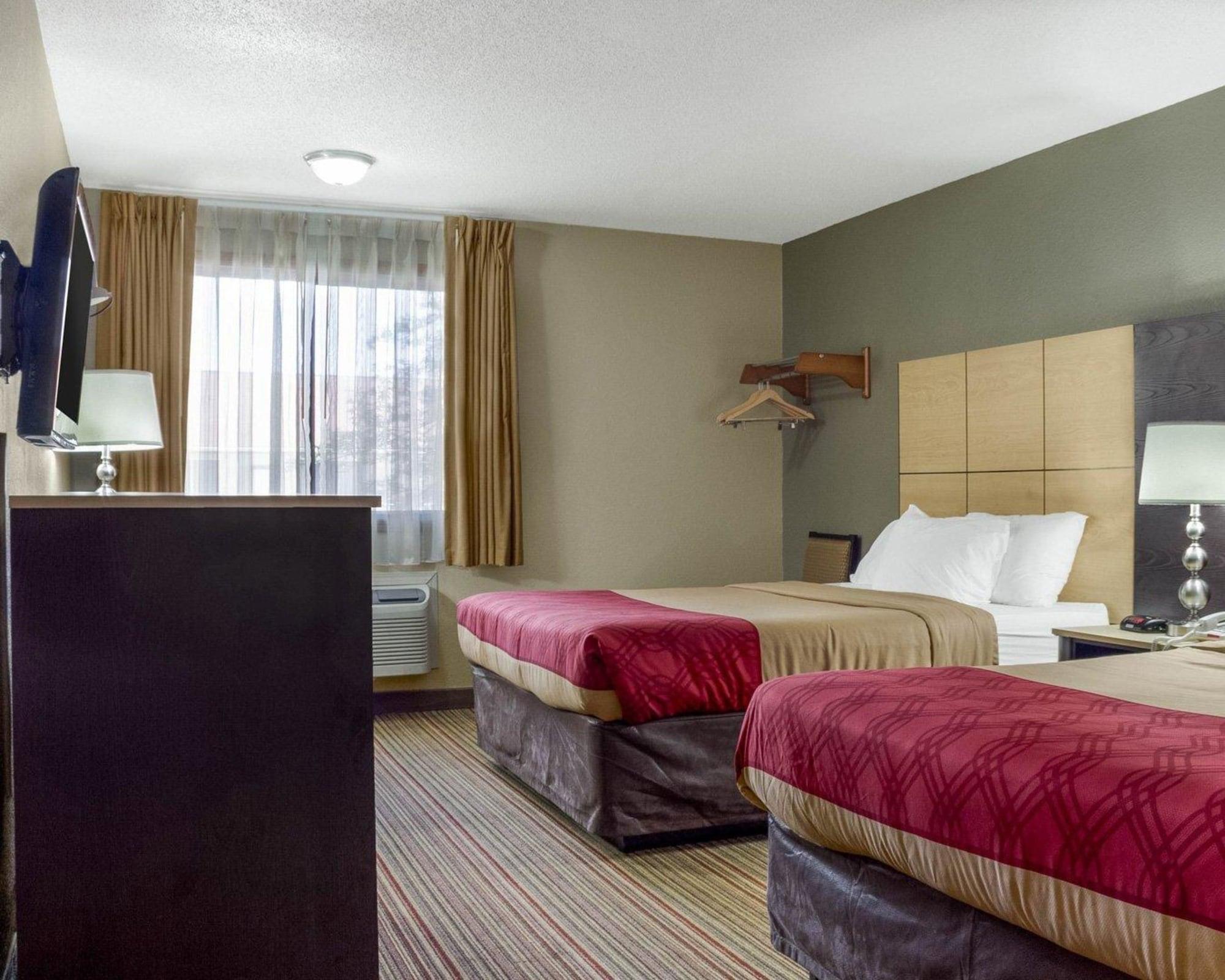 Econo Lodge Grand Forks Buitenkant foto