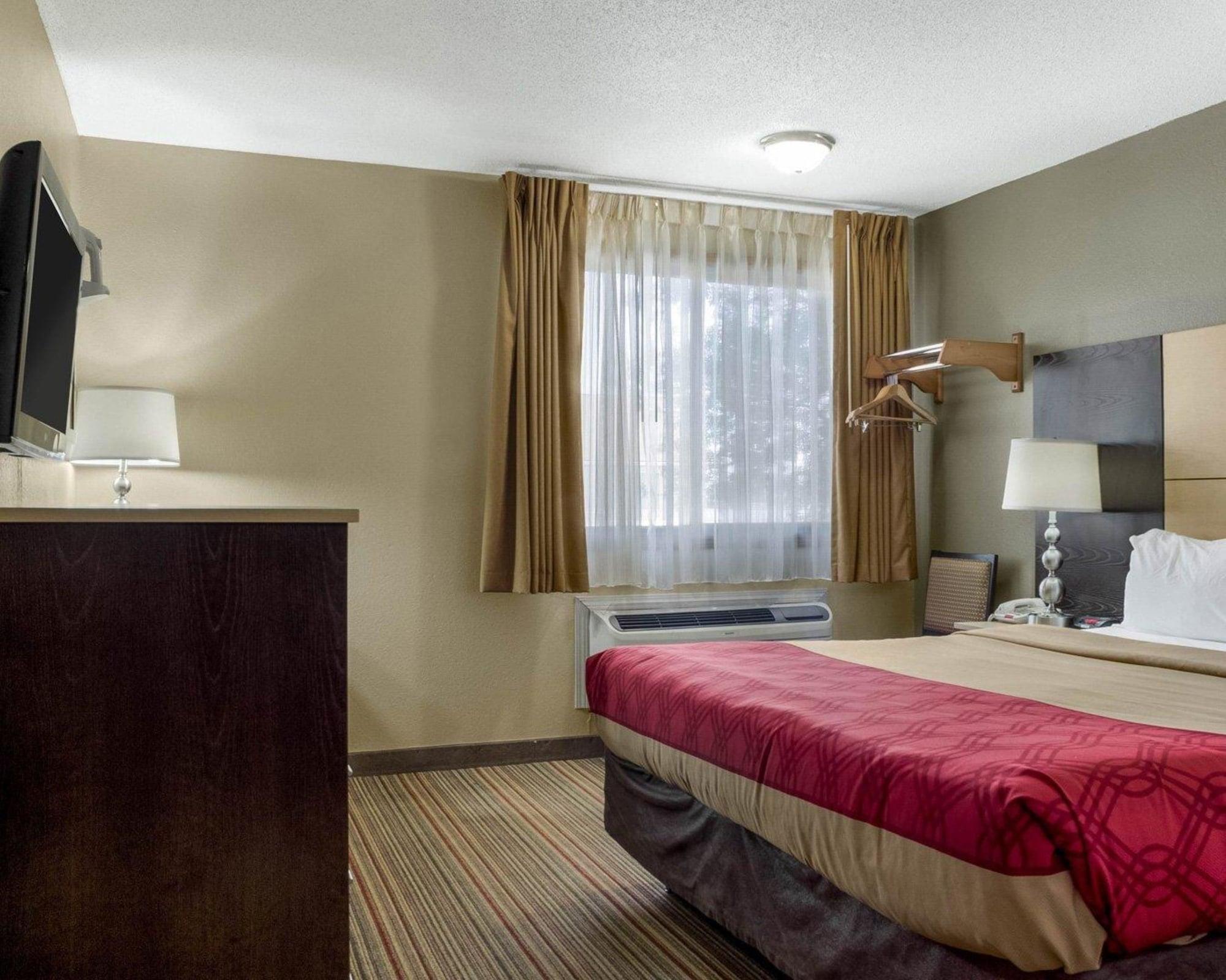 Econo Lodge Grand Forks Buitenkant foto