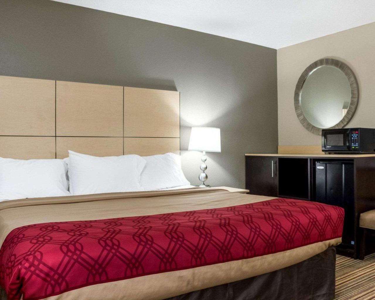 Econo Lodge Grand Forks Buitenkant foto